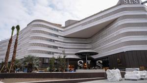 Recta final de obras en el SLS Barcelona, en Sant Adrià, este miércoles.