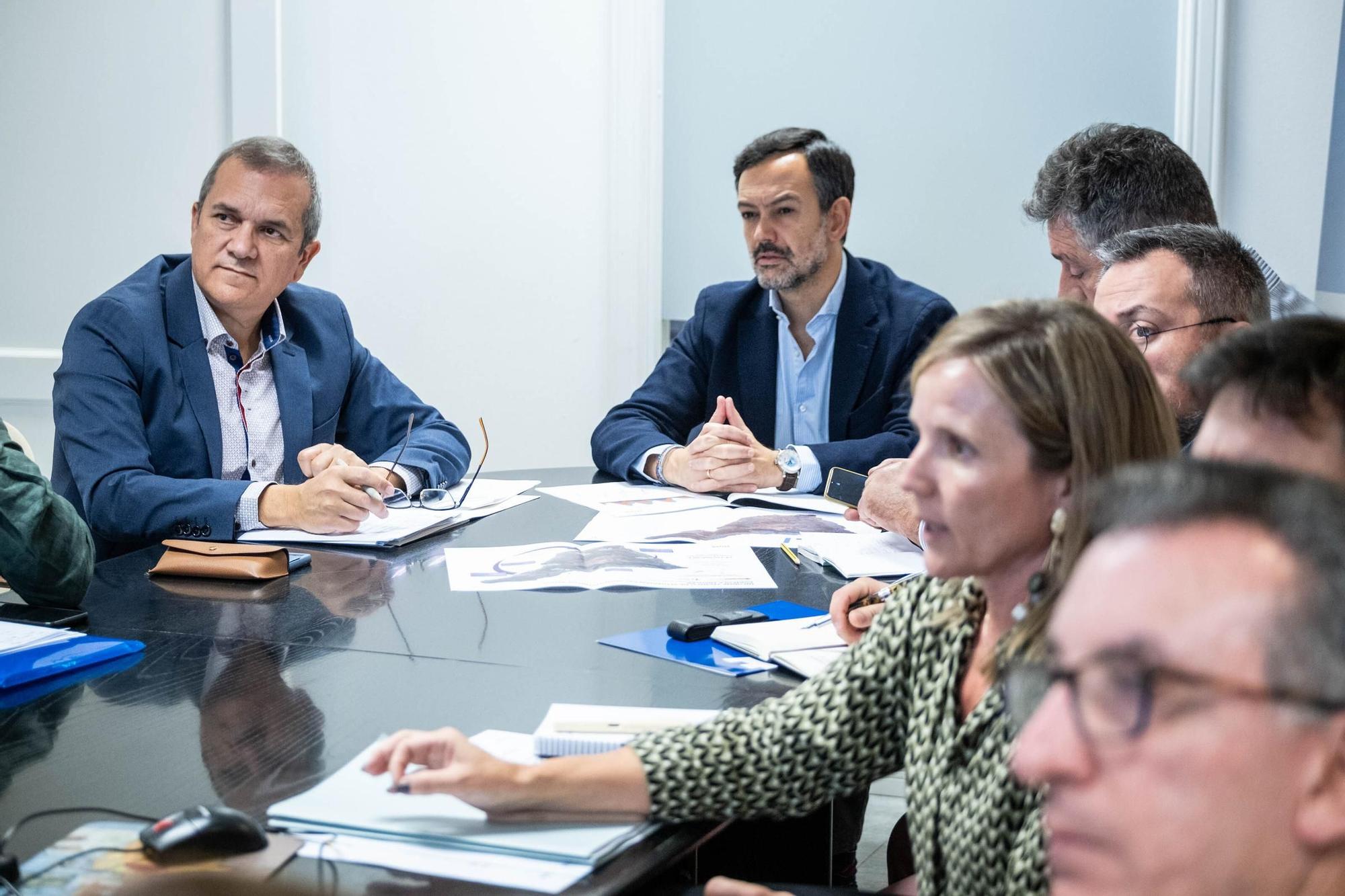 Reunión de los responsables del Cabildo con los representantes de la agricultura y la ganadería de Tenerife sobre medidas para combatir la sequía