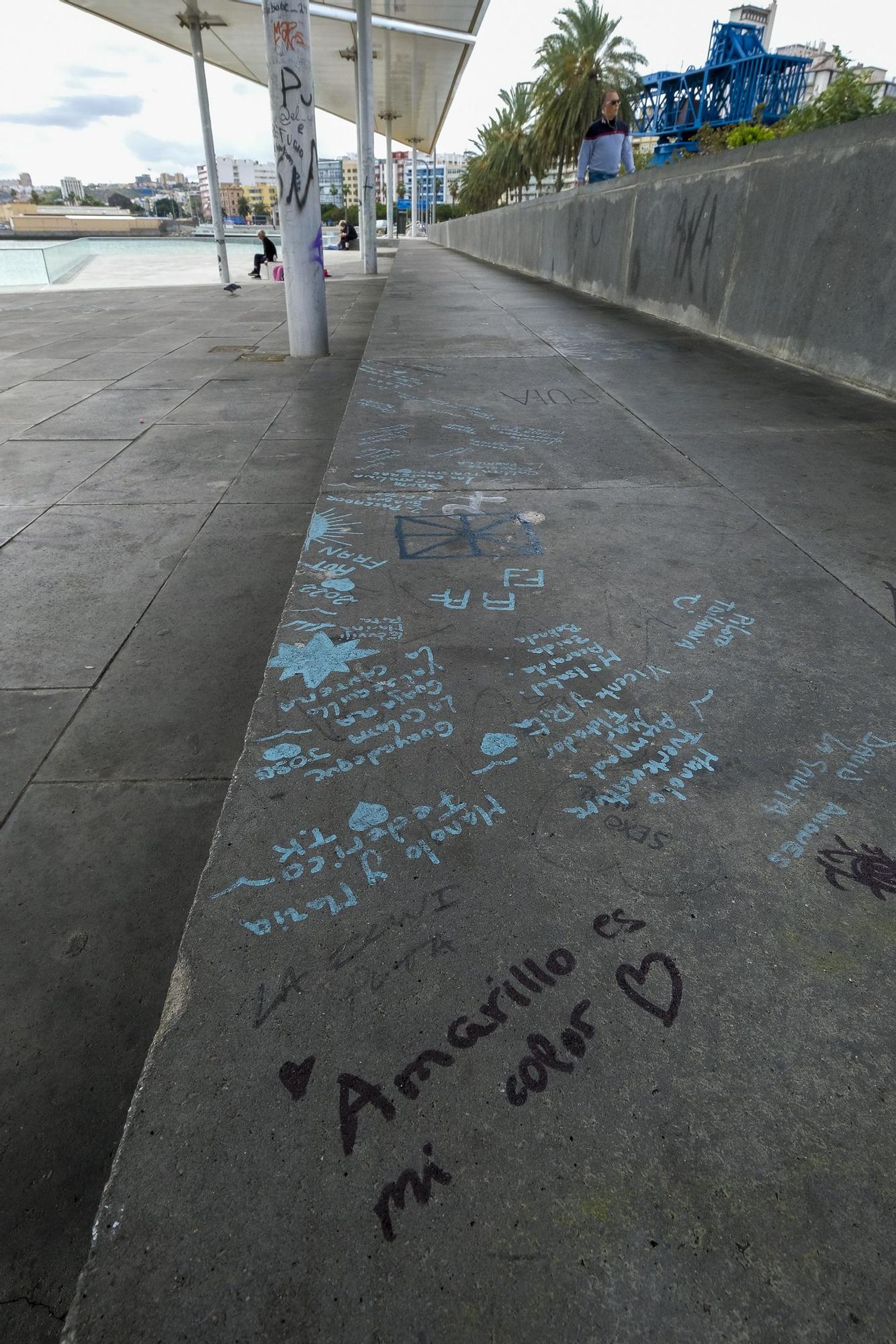 Actos vandálicos en el parque del Frente Marítimo