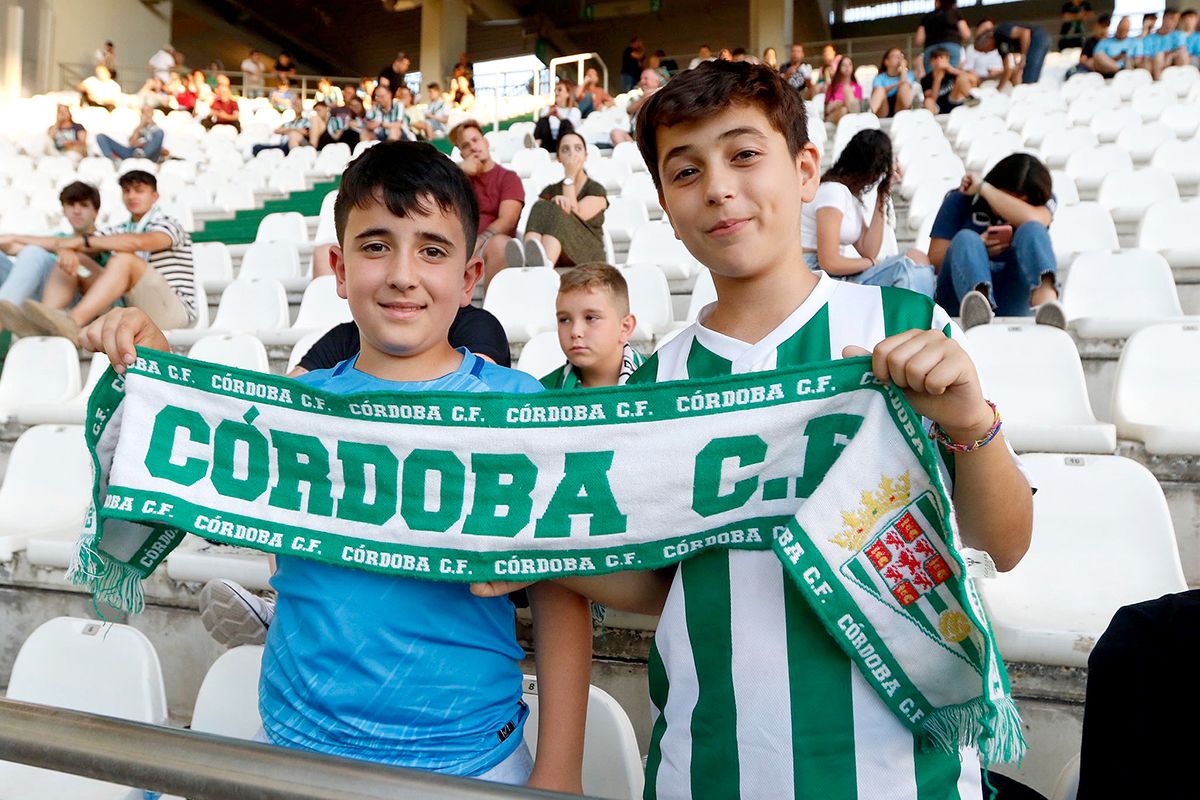 Las imágenes de la afición en el Córdoba CF - Racing de Ferrol