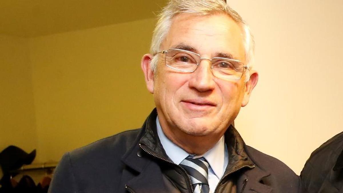 O catedrático emérico José Manuel García Iglesias pronuncia a primeira charla da Rseaps