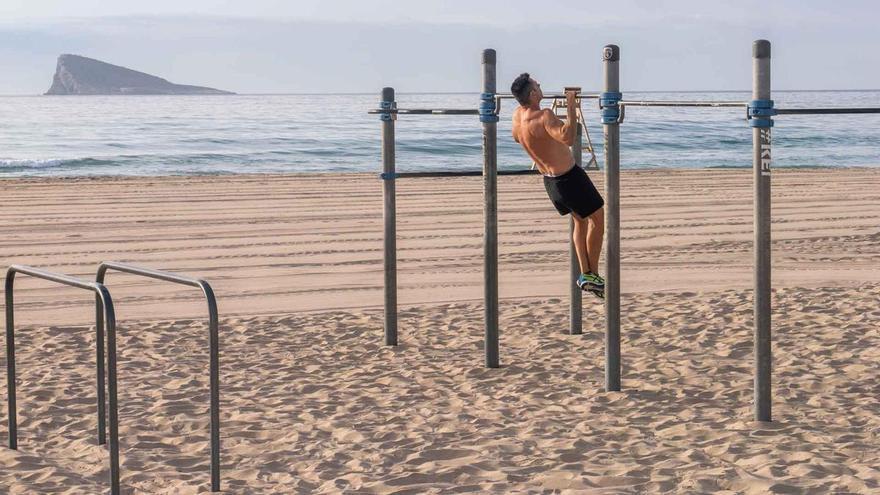 Benidorm fomenta l’esport a l’aire lliure amb l’ampliació de l’àrea de cal·listènia a Ponent