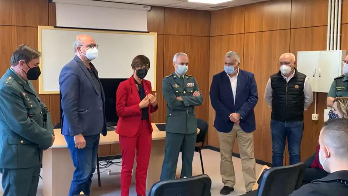 La directora general de la Guardia Civil, María Gámez, visita por segunda vez a los agentes desplegados en La Palma