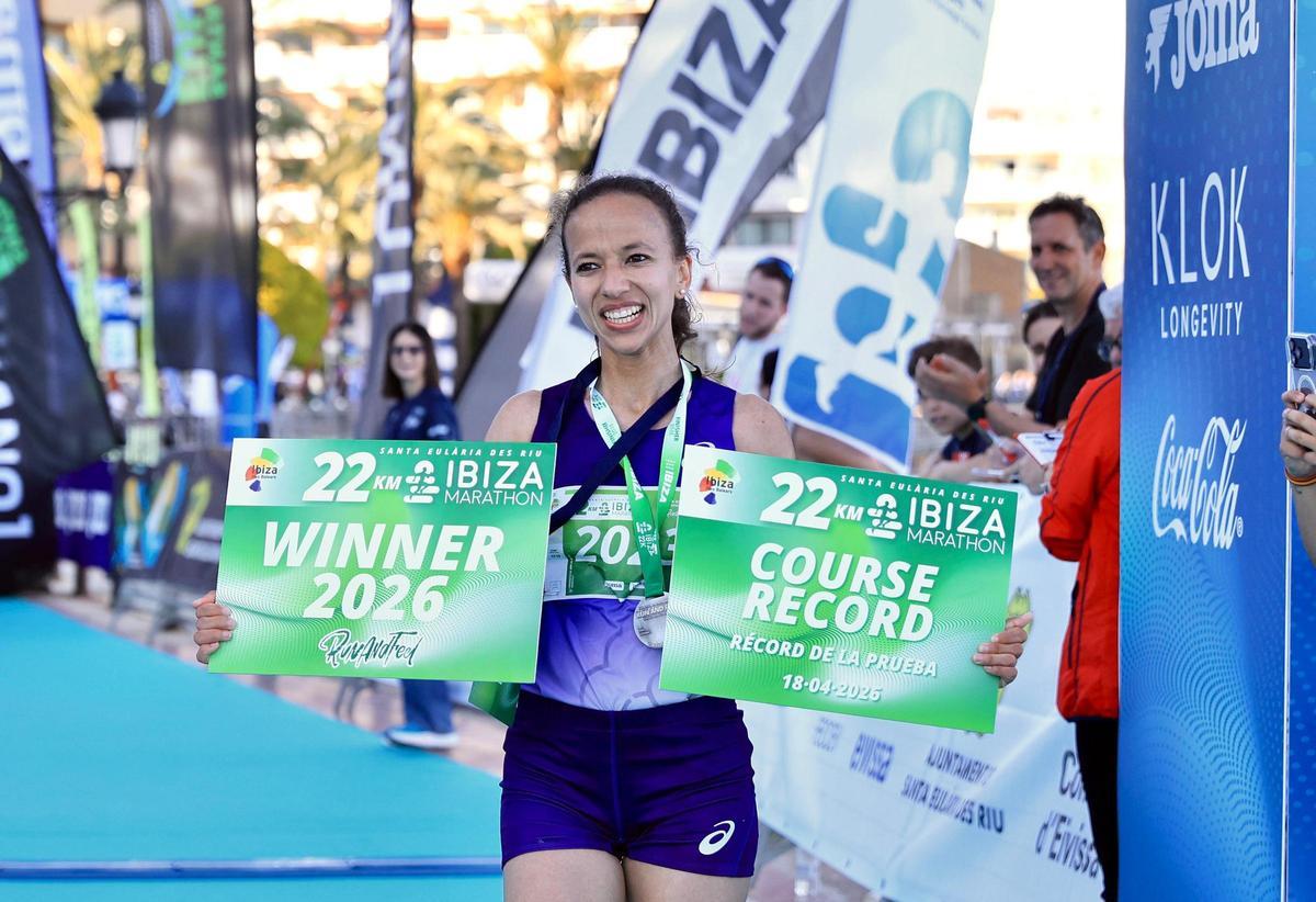 Mira aquí todas las imágenes de la Santa Eulària Ibiza Marathon Mira aquí todas las imágenes de la Santa Eulària Ibiza Marathon