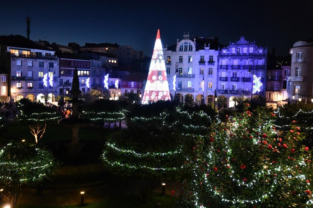 Navidad en Pontevedra 2019 | El arcoíris que aparece cada noche en la Boa Vila