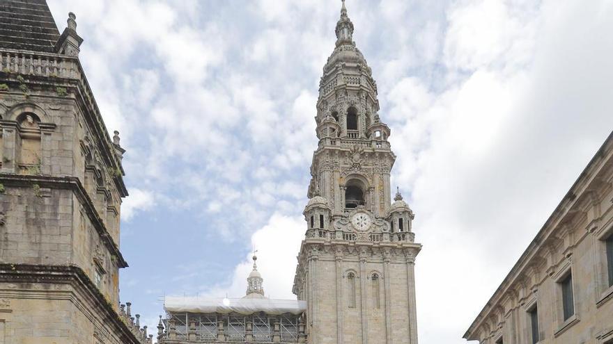 Centos de persoas concentradas na marcha de Santiago.// Lavandeira Jr