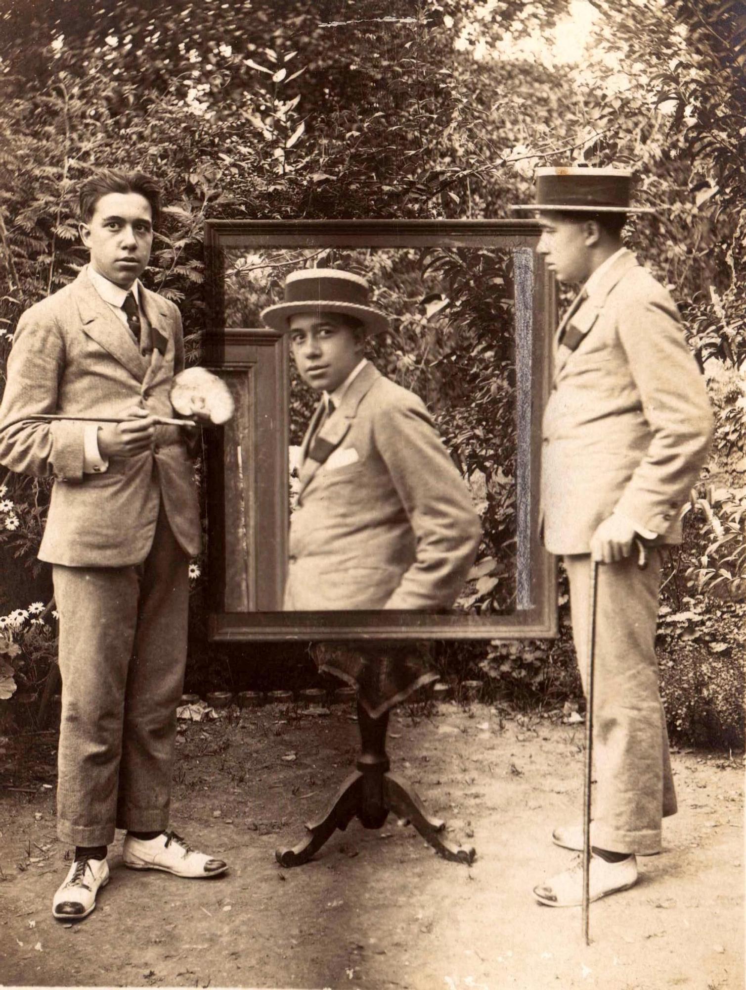 Anónimo. Retrato de un joven emigrante en Asturias (montaje fotográfico), h. 1920.jpg