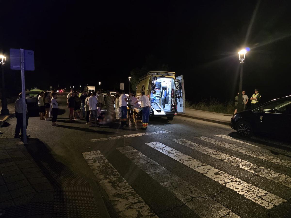 Tres jóvenes heridas al ser arrolladas en A Estrada Tres jóvenes heridas al ser arrolladas en A Estrada