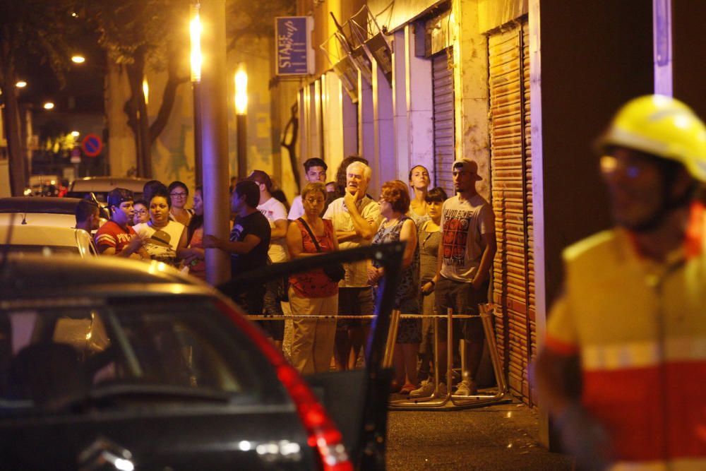 Un cotxe perd el control i atropella nou persones d'una terrassa de Girona