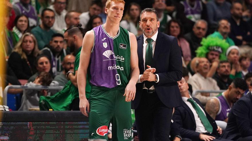 Alberto Díaz, baja del Unicaja en un viaje accidentado a Badalona