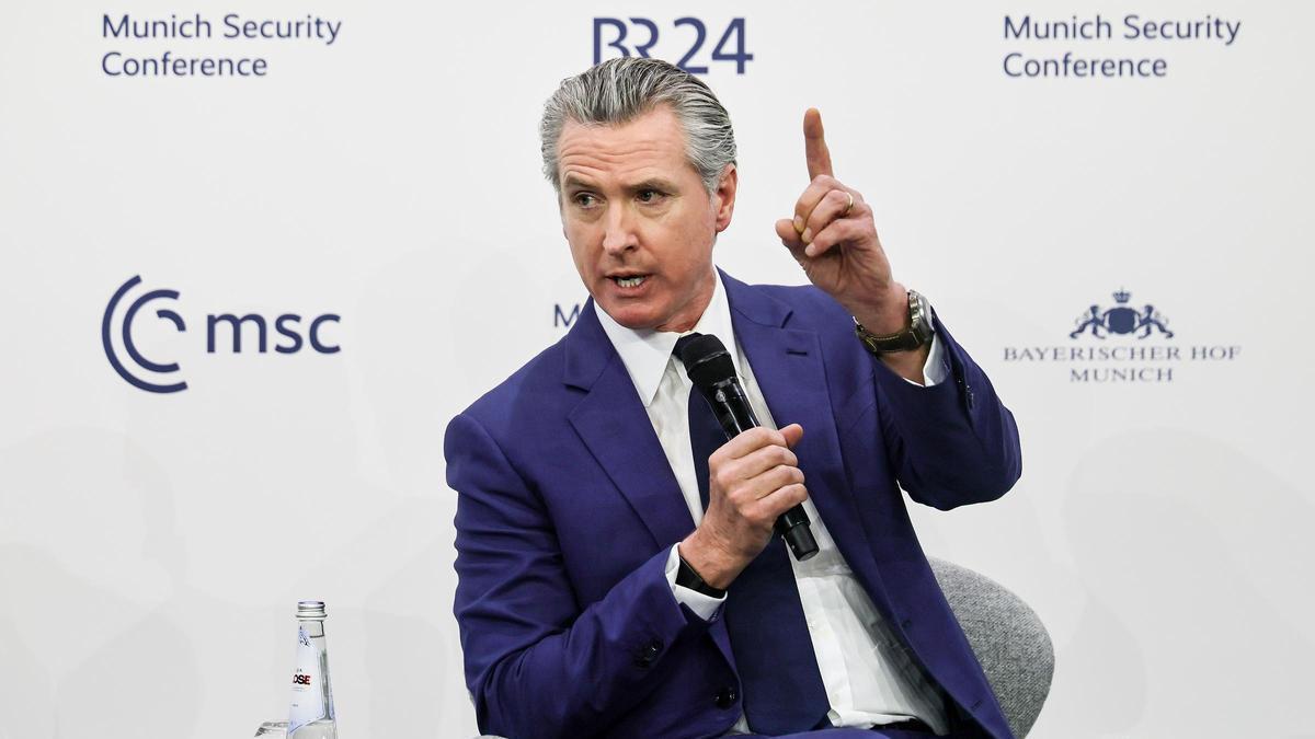 California evalúa imponer un "interruptor de apagado" obligatorio a las empresas de IA