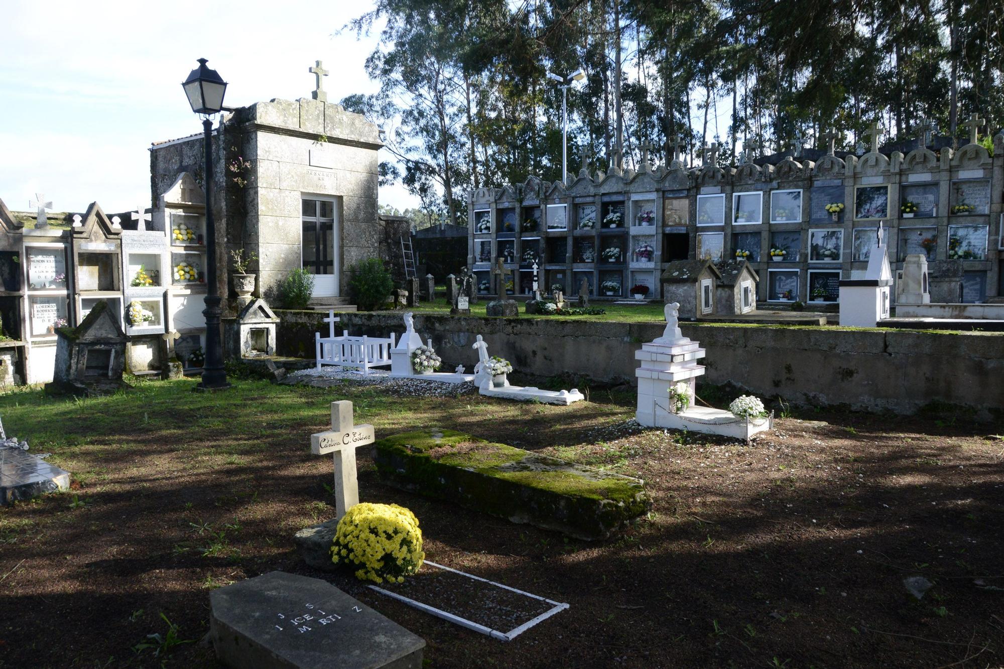 Día de Todos los Santos en O Morrazo. Cementerio de Beluso