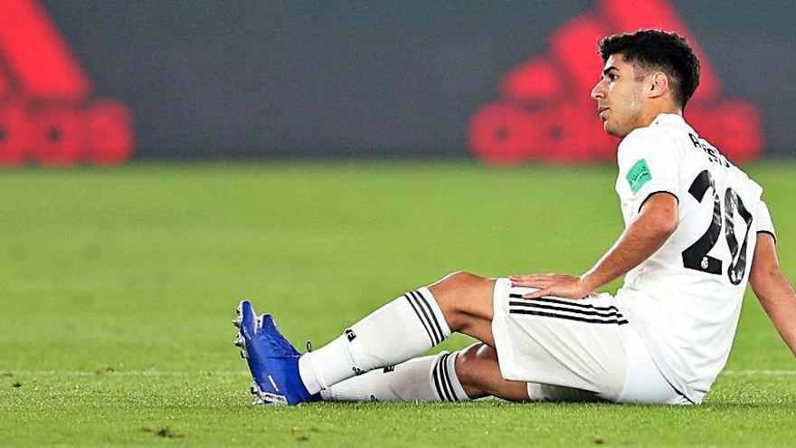 Marco Asensio se duele de sus problemas musculares.