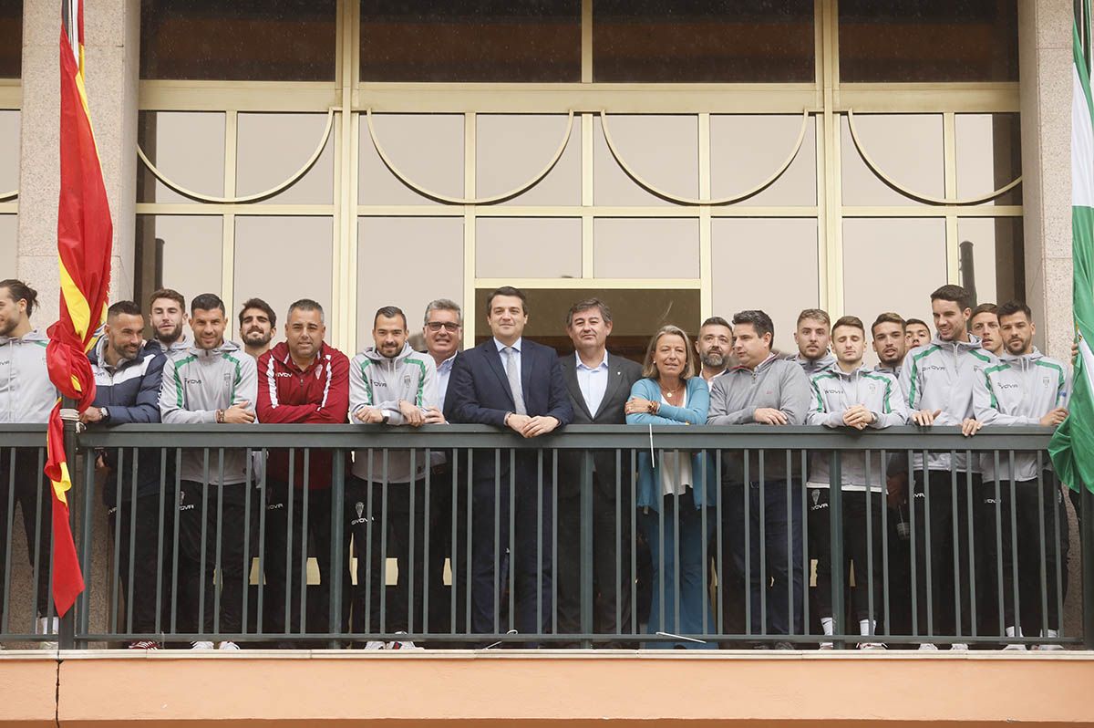 El Ayuntamiento recibe al Córdoba CF