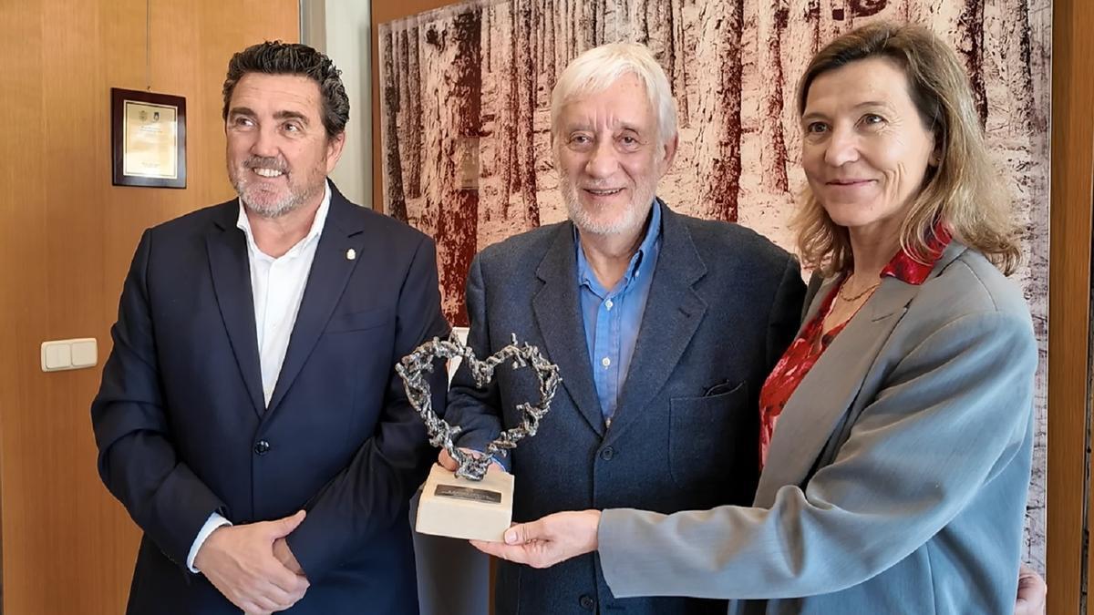 El Ayuntamiento le ha entregado el 'Cor de Calvià' a Pastor