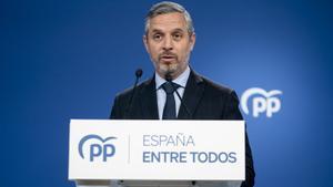 Archivo - El vicesecretario de Economía del PP, Juan Bravo, durante una rueda de prensa, en la sede del PP, a 19 de abril de 2023, en Madrid (España).