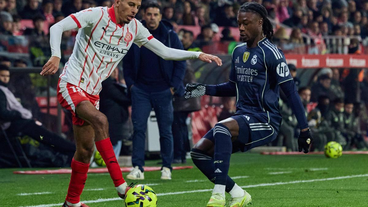 Ounahi encara Camavinga en el partit d'ahir a l'estadi