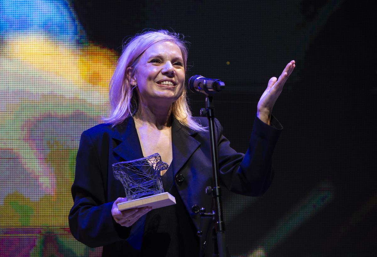 Rosa Boladeras después de recoger el premio Butaca como mejor actriz teatral por ’La Rambla de las Floristas’ Rosa Boladeras después de recoger el premio Butaca como mejor actriz teatral por ’La Rambla de las Floristas’