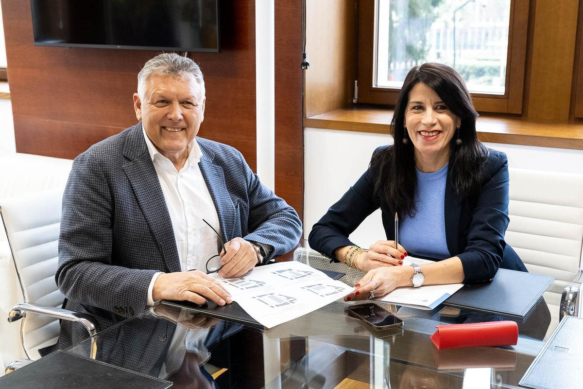 Reunión de este martes entre Telmo Martín y María Martínez Allegue