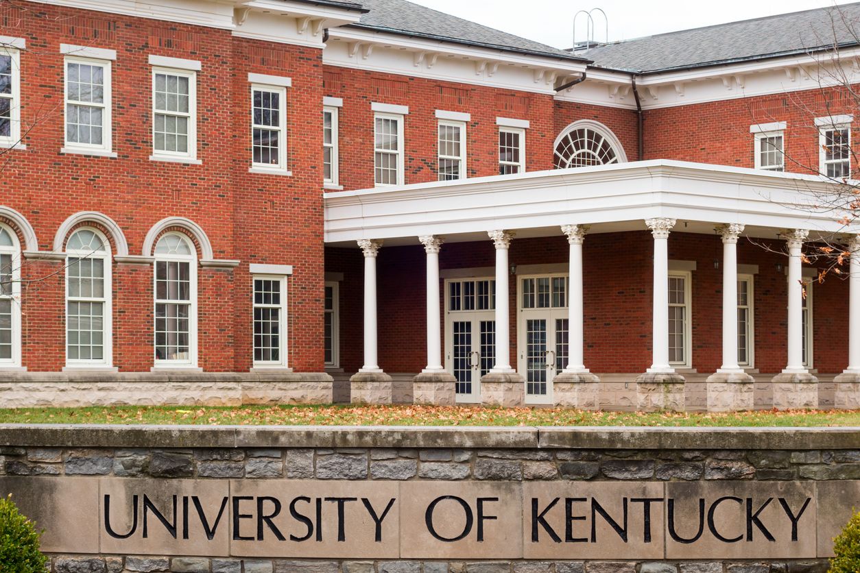 La Universidad de Kentucky se fundó en 1865 y actualmente se ubica en Lexington.