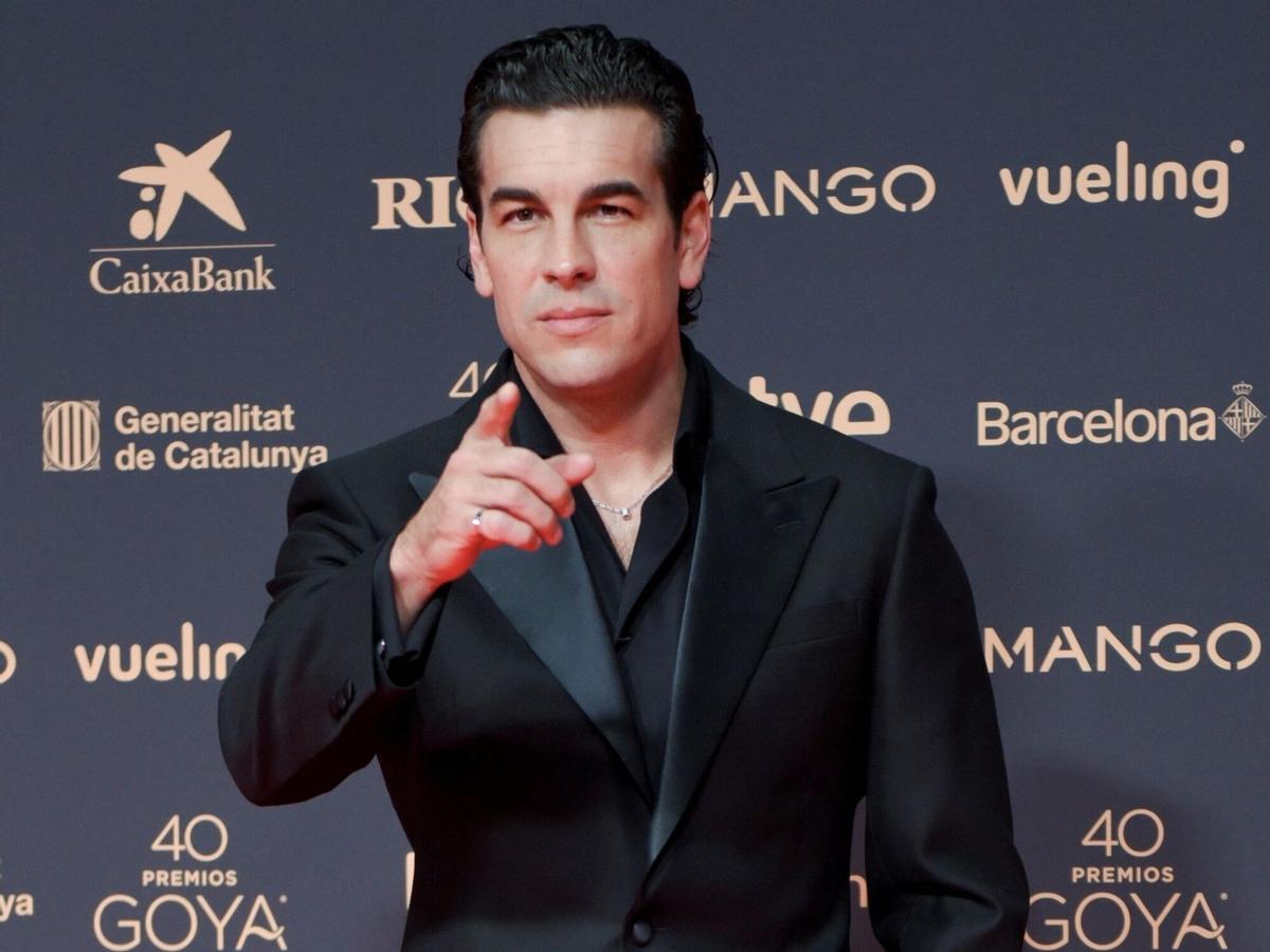 El actor Mario Casas posa en la alfombra roja de la 40º edición de los Premios Goya.