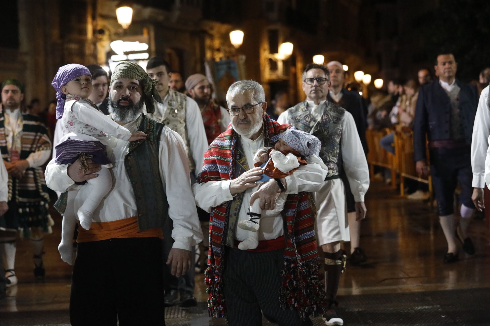 Búscate en el primer día de ofrenda por la calle Quart (entre las 22:00 a las 23:00 horas)