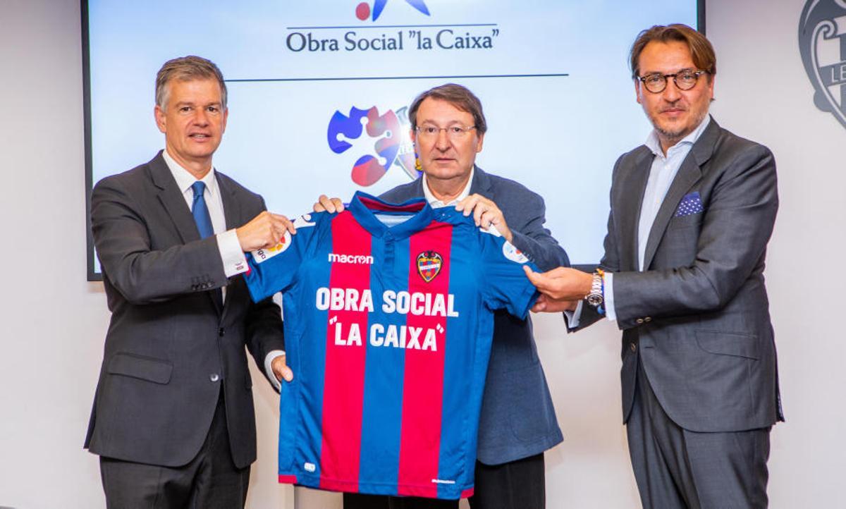 La Fundación y Caixabank firman un convenio de colaboración para la próxima campaña