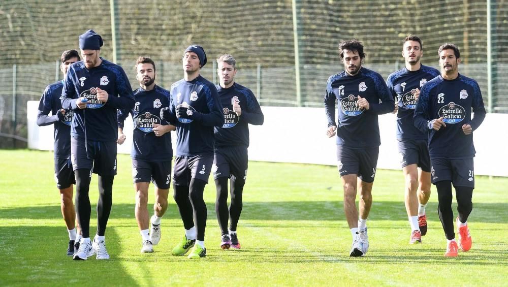 Dos grupos en Abegondo para preparar el encuentro ante el Espanyol