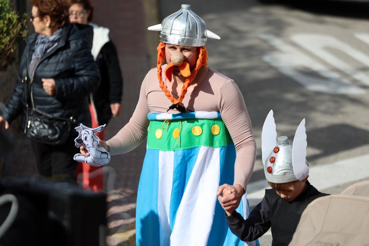 Todas las imágenes de la rúa de carnaval de Sant Josep