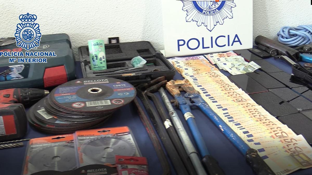 Desmantelan un grupo criminal que se llevó 15.000 euros de una fábrica de calzado en Elche