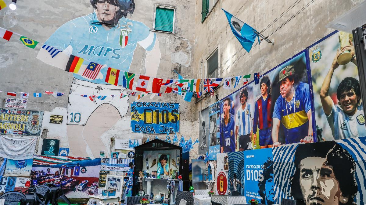 Mural a Maradona en los Quartieri Spagnoli, una de las zonas de Nápoles con mayor presencia de ultras