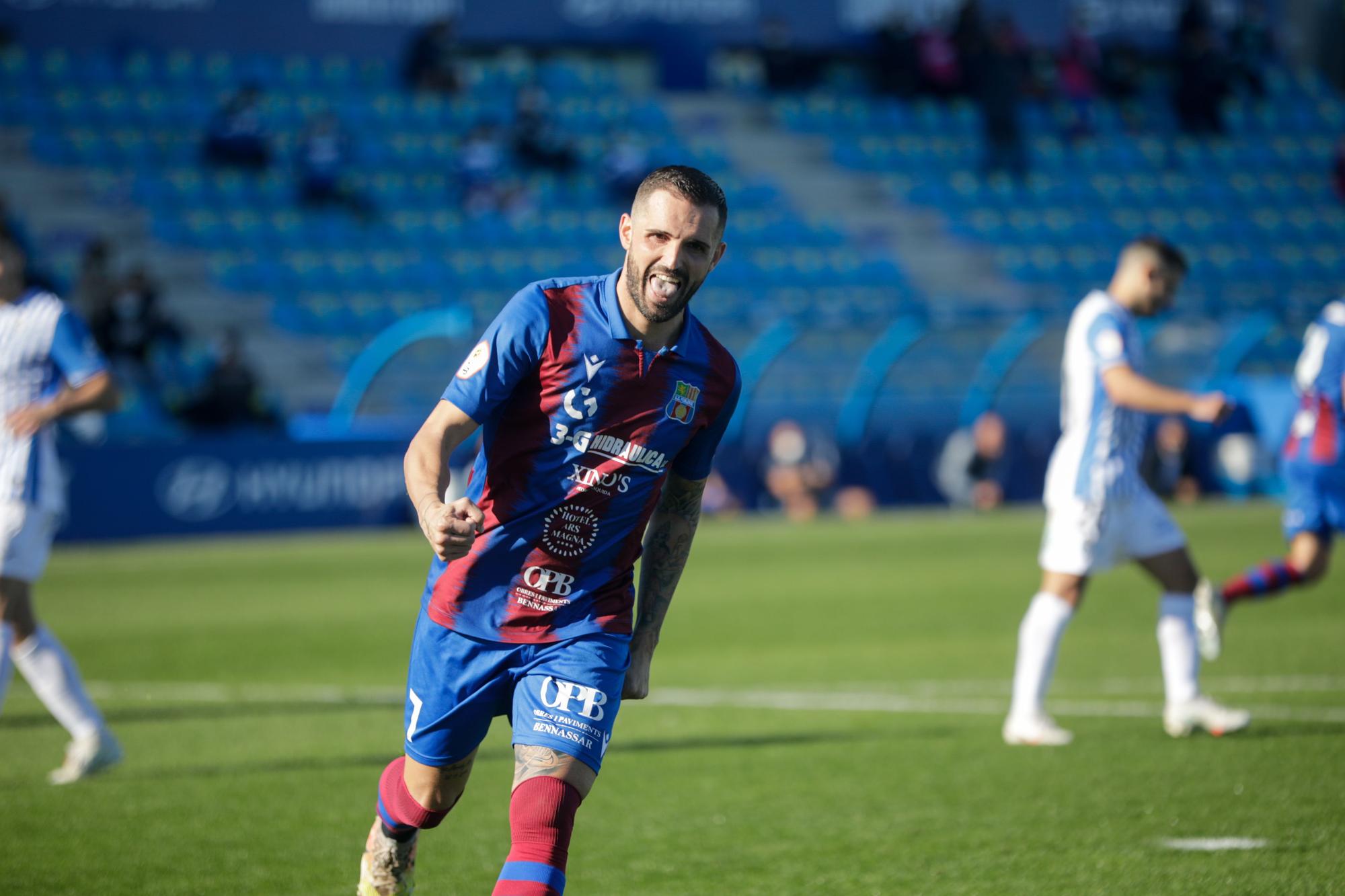 El Poblense logra su primera victoria a costa del Atlético Baleares