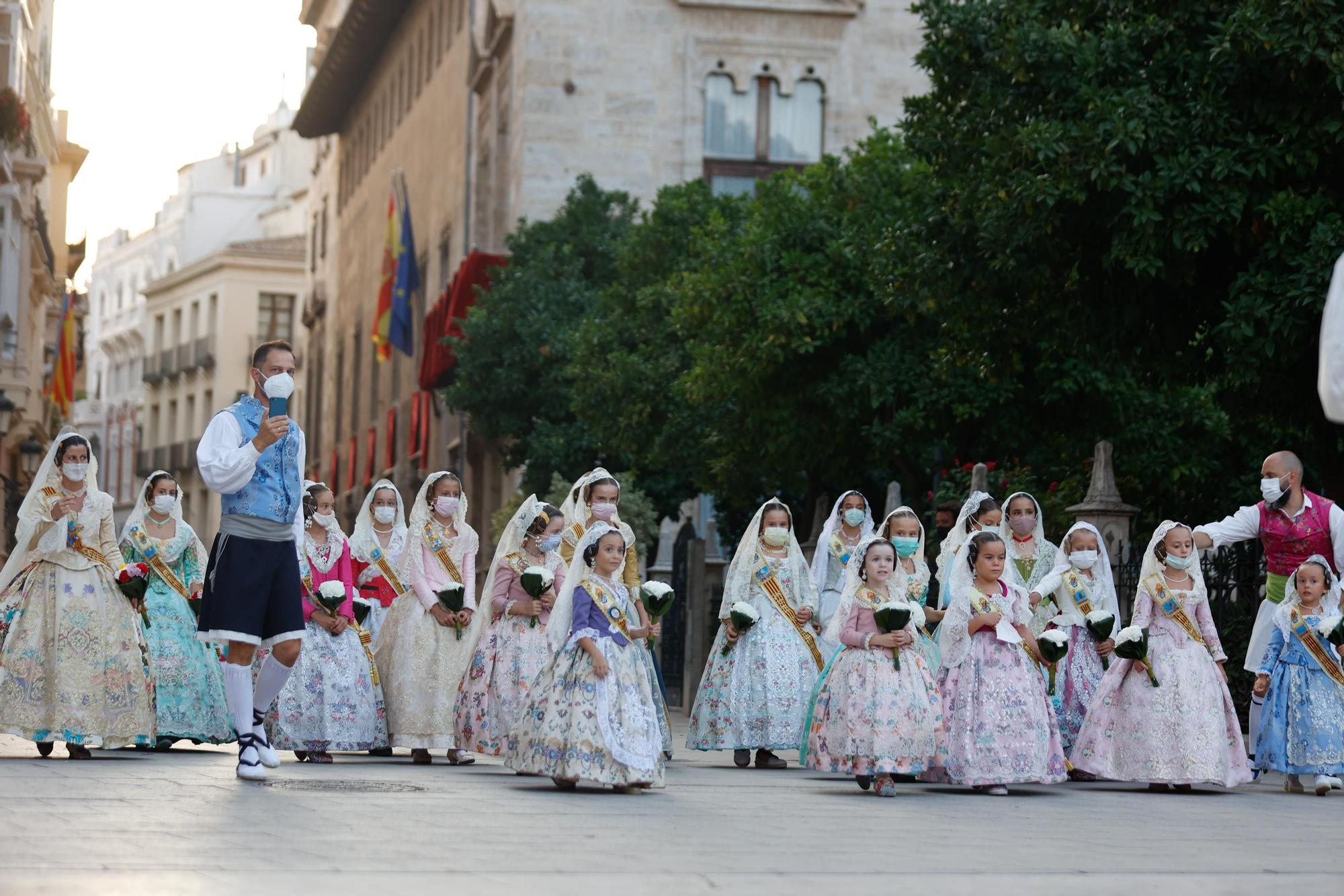 Búscate en el segundo día de Ofrenda por la calle Caballeros (entre las 19.00 y las 20.00 horas)