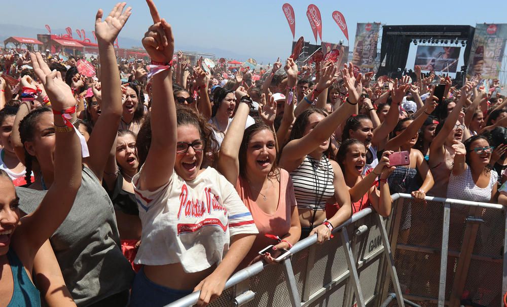 La playa de Sacaba es el escenario de más de doce horas de música en directo con la presencia de Efecto Pasillo, Gemeliers, Piso 21, la malagueña Ana Mena, Atacados, Critika y Saik, Carlos Marco...