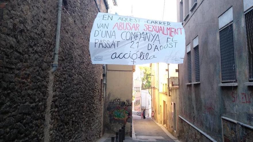 Pancarta que ha aparegut al carrer de les Reparadores