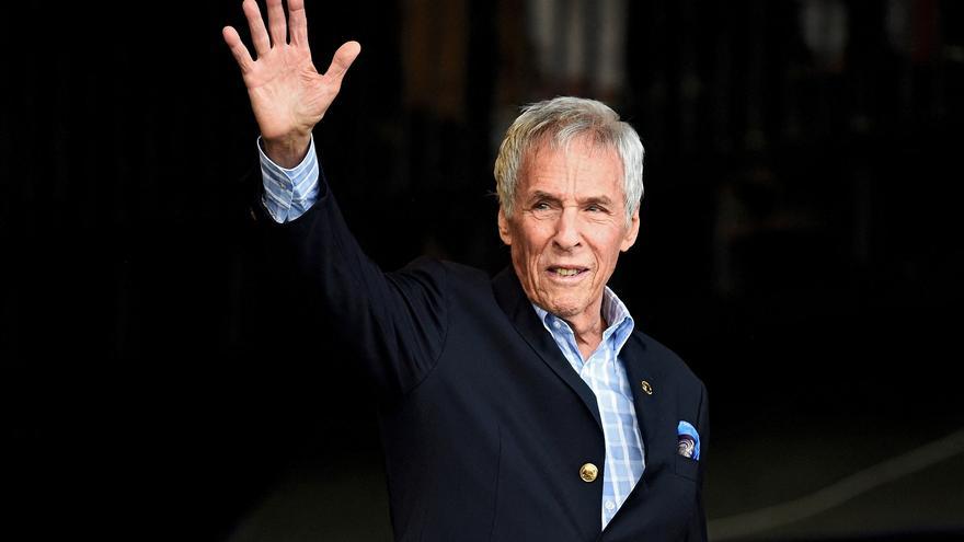 Burt Bacharach, compositor de canciones pop eternas, muere a los 94 años