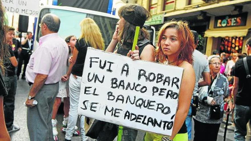 Un par de jóvenes, en la manifestación de ayer.