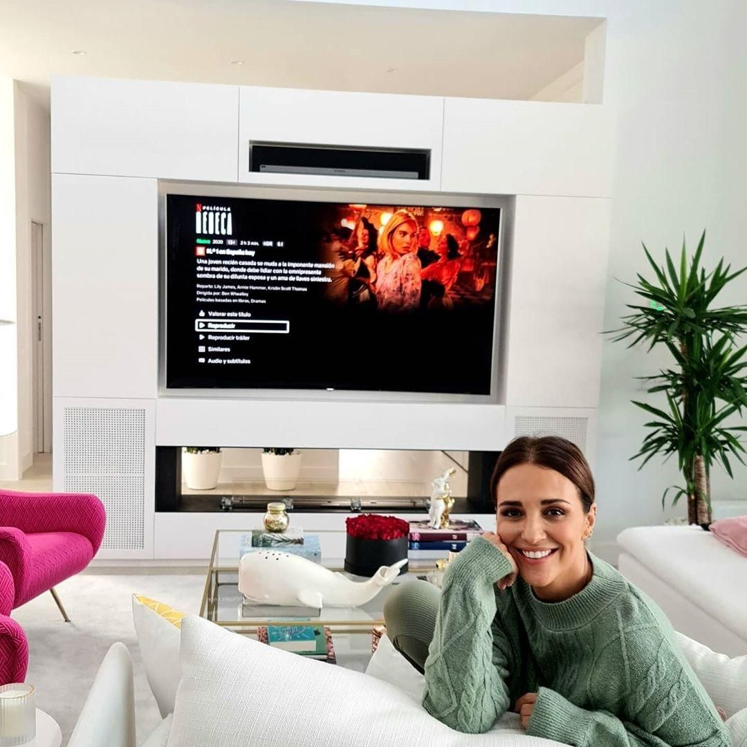 Paula Echevarría y su plan de sofá, peli y manta