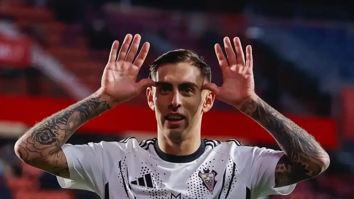 Jefté celebra un gol anotado con la camiseta del Albacete esta pasada temporada.