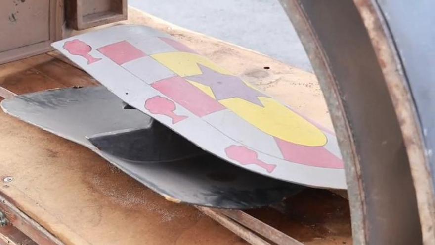 Montaje del castillo para las fiestas de Moros y Cristianos de San Blas en Alicante