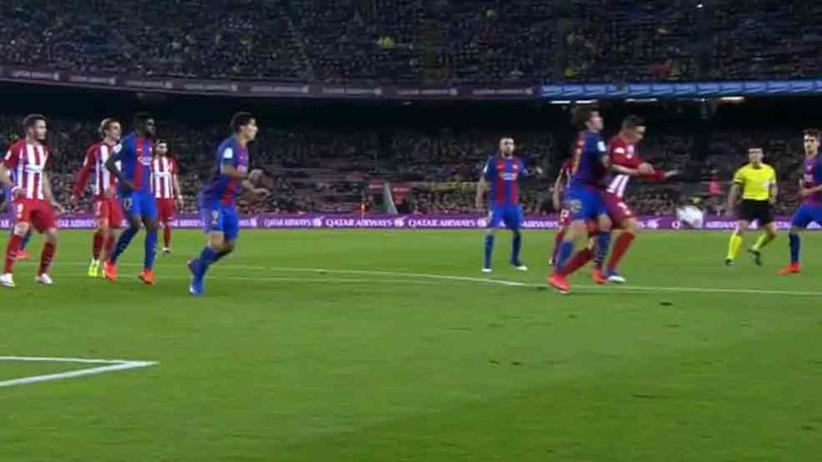 Esta es la jugada que Fernando Torres reclamó penalty