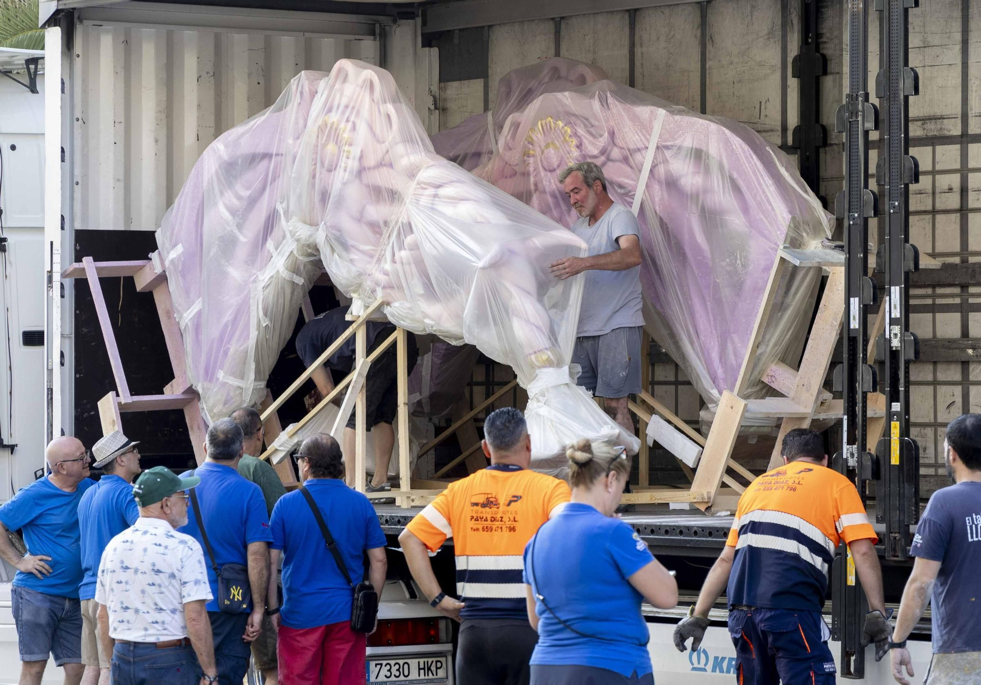 Las hogueras de Especial arrancan su plantà en Alicante