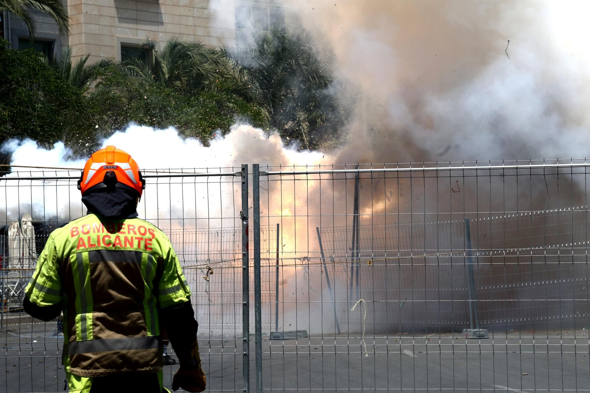 Las fotos de la mascletà del 19 de junio de 2025