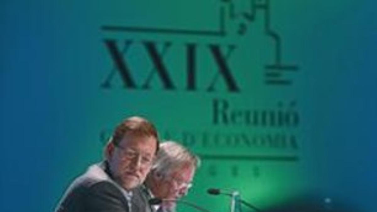 Rajoy junto a Piqué, ayer en la clausura de las jornadas del Cercle d'Economia.