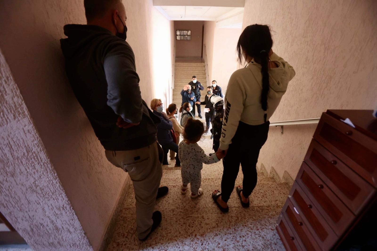 Desahucio de una joven de 20 años y a sus dos hijos de 2 y 3 años en Alicante
