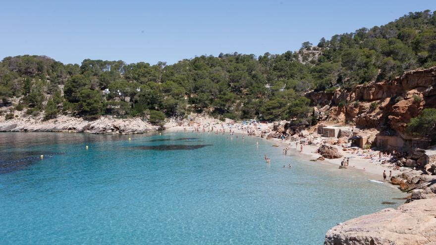 Detenido por estafar más de 12.000 euros con falsos descuentos en viajes a Ibiza