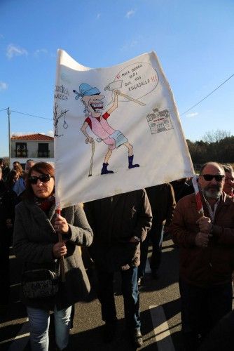 O Grove se echa a la calle contra el PXOM