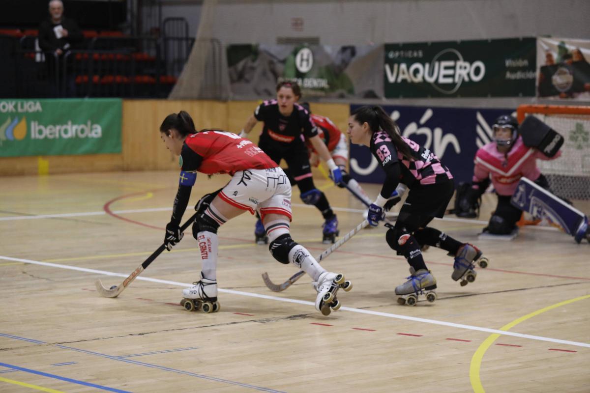 Marta Piquero, en el partido entre el Telecable y el CP Las Rozas en Mata Jove.