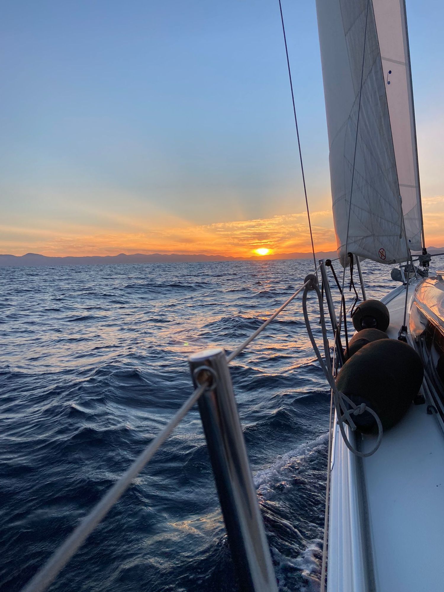 En velero para ver la UD Ibiza frente al Real Zaragoza