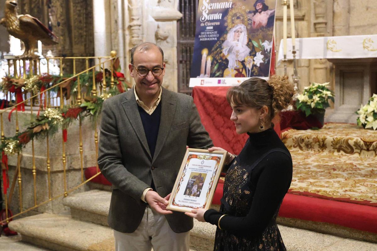 Fotogalería | Así se ha desarrollado la presentación del cartel de la Semana Santa de Cáceres